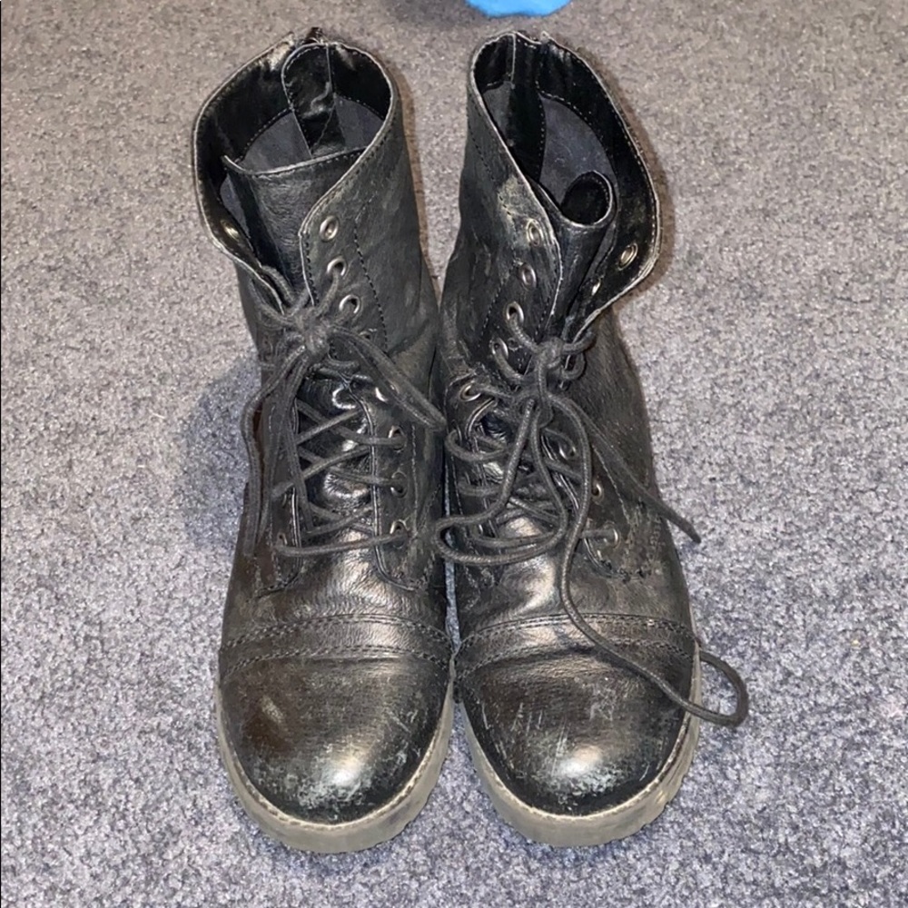 Steve Madden combat boots decent condition